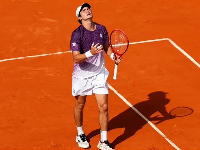 Fonseca bate Ruud e vai às quartas de Roland-Garros